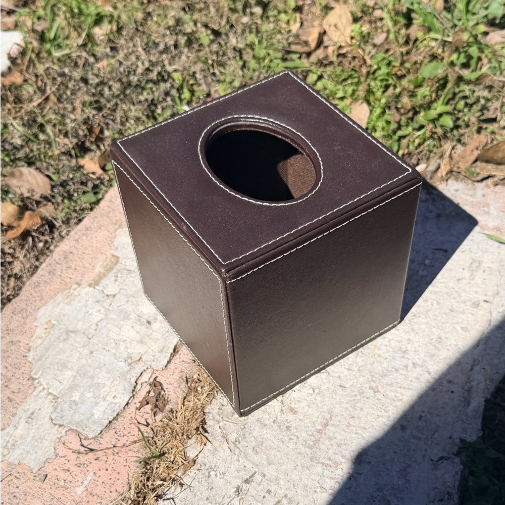Brown faux Leather Tissue Box Cover EUC‎